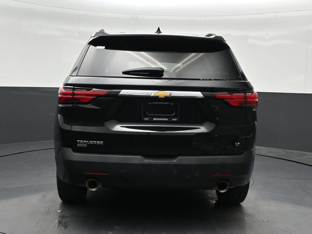 Used 2024 Chevrolet Traverse LT FWD image 4