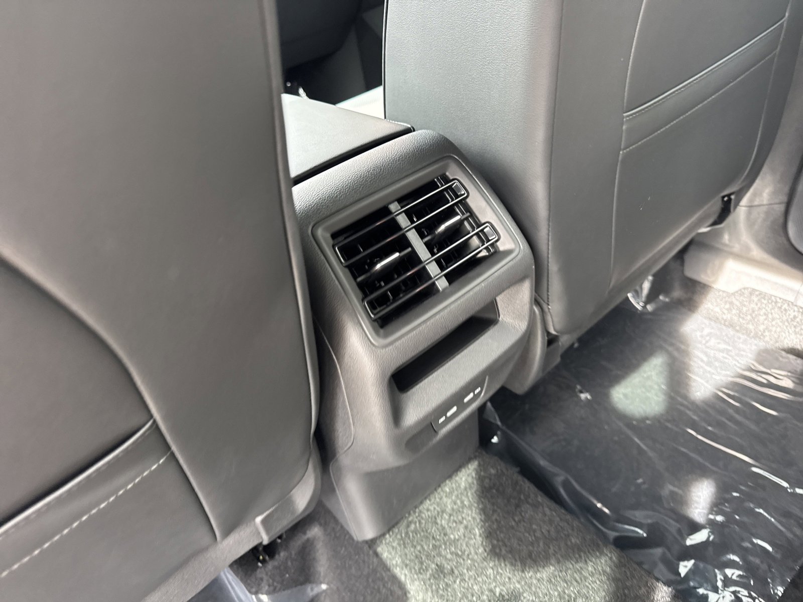 New 2026 Volkswagen Tiguan SE R-Line image 21