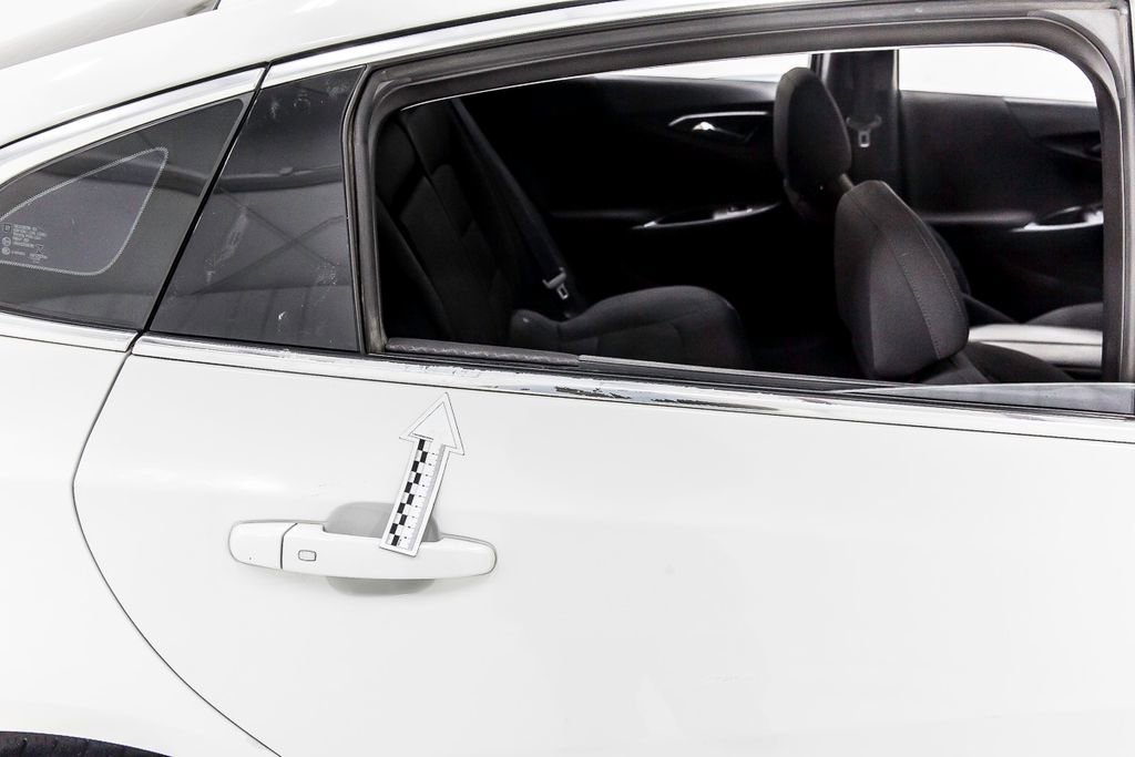 Used 2016 Chevrolet Malibu LT image 38