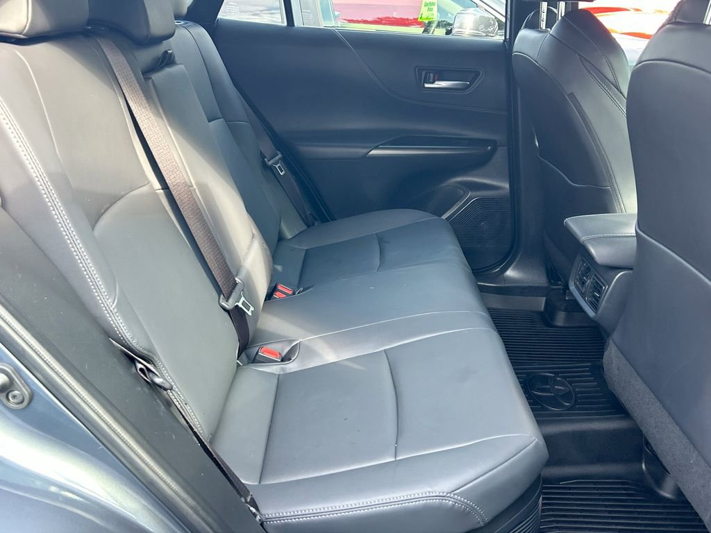 Used 2024 Toyota Venza XLE image 27