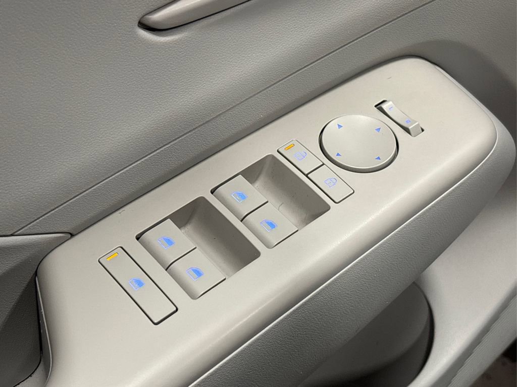 Certified 2024 Hyundai Kona SEL image 29