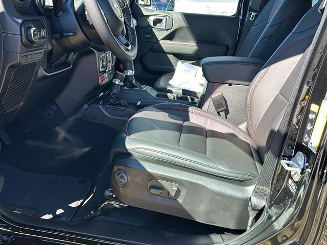 New 2025 Jeep Gladiator Rubicon w/ Convenience Group image 11