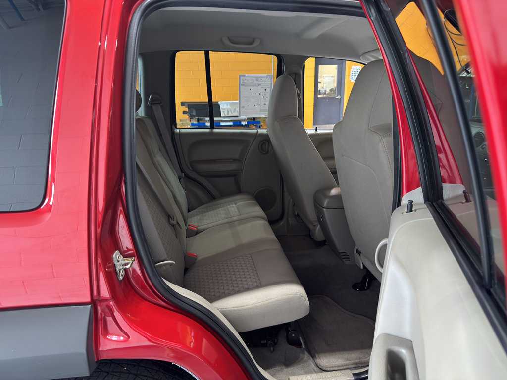 Used 2007 Jeep Liberty Sport AWD/4WD image 16