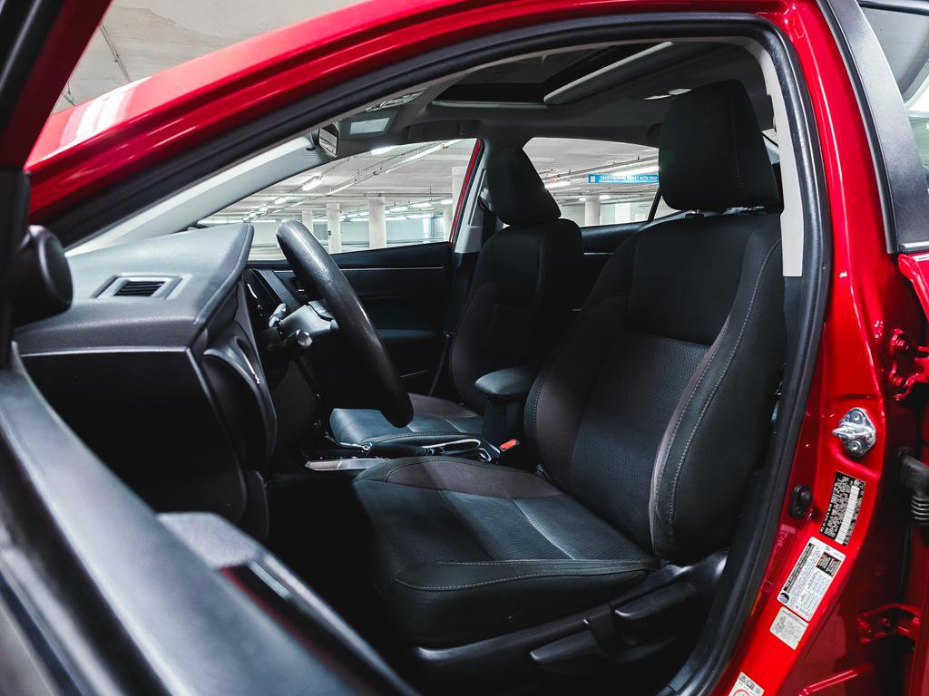 Used 2017 Toyota Corolla LE w/ LE Premium Package w/Moonroof FWD image 18