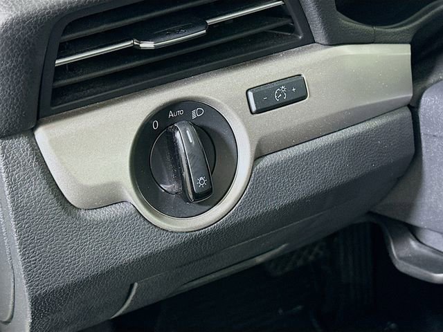 Used 2021 Volkswagen Passat 2.0T S image 11