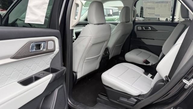Used 2026 Ford Explorer Platinum w/ LUX Leather Package AWD/4WD image 34