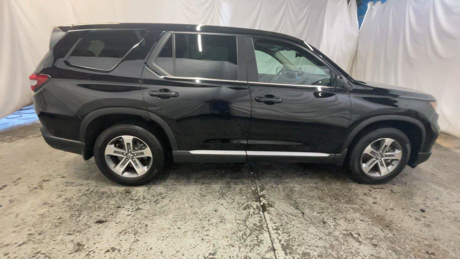 Certified 2025 Honda Pilot EX-L image 6