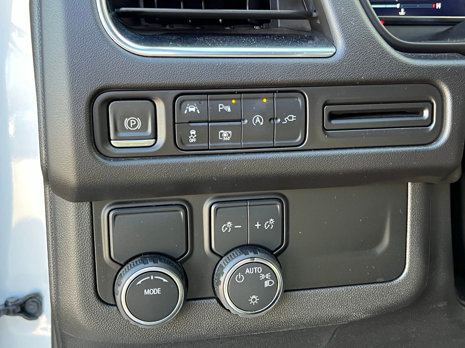 Used 2022 Chevrolet Tahoe LT w/ Luxury Package image 31