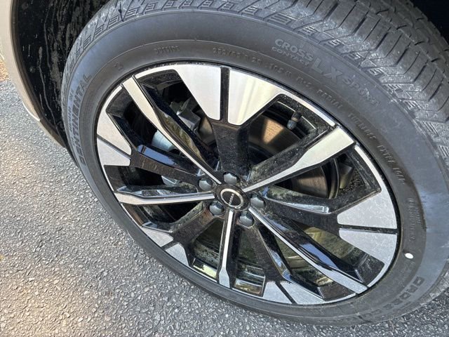 New 2026 Volvo XC60 B5 Plus w/ Protection Package Premier AWD/4WD image 12