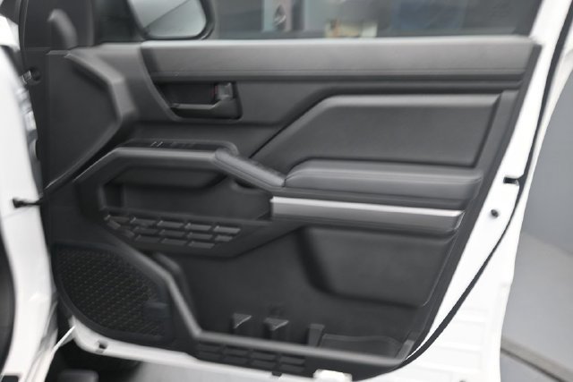Used 2024 Toyota Tacoma SR5 w/ SR5 Upgrade Package RWD image 31