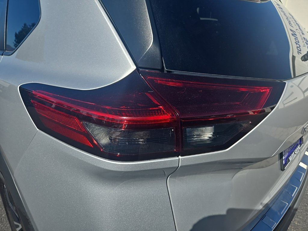 Used 2022 Nissan Rogue SV AWD/4WD image 33