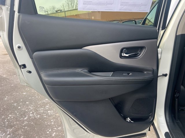 Used 2022 Nissan Murano S image 15