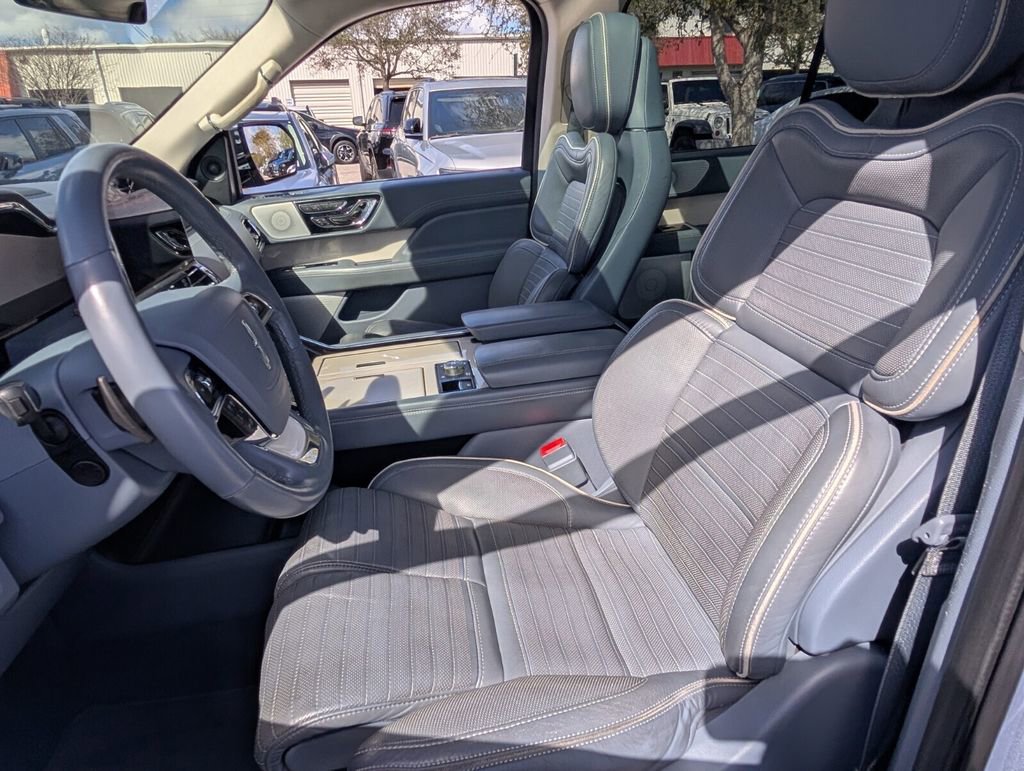 Used 2018 Lincoln Navigator Black Label image 11