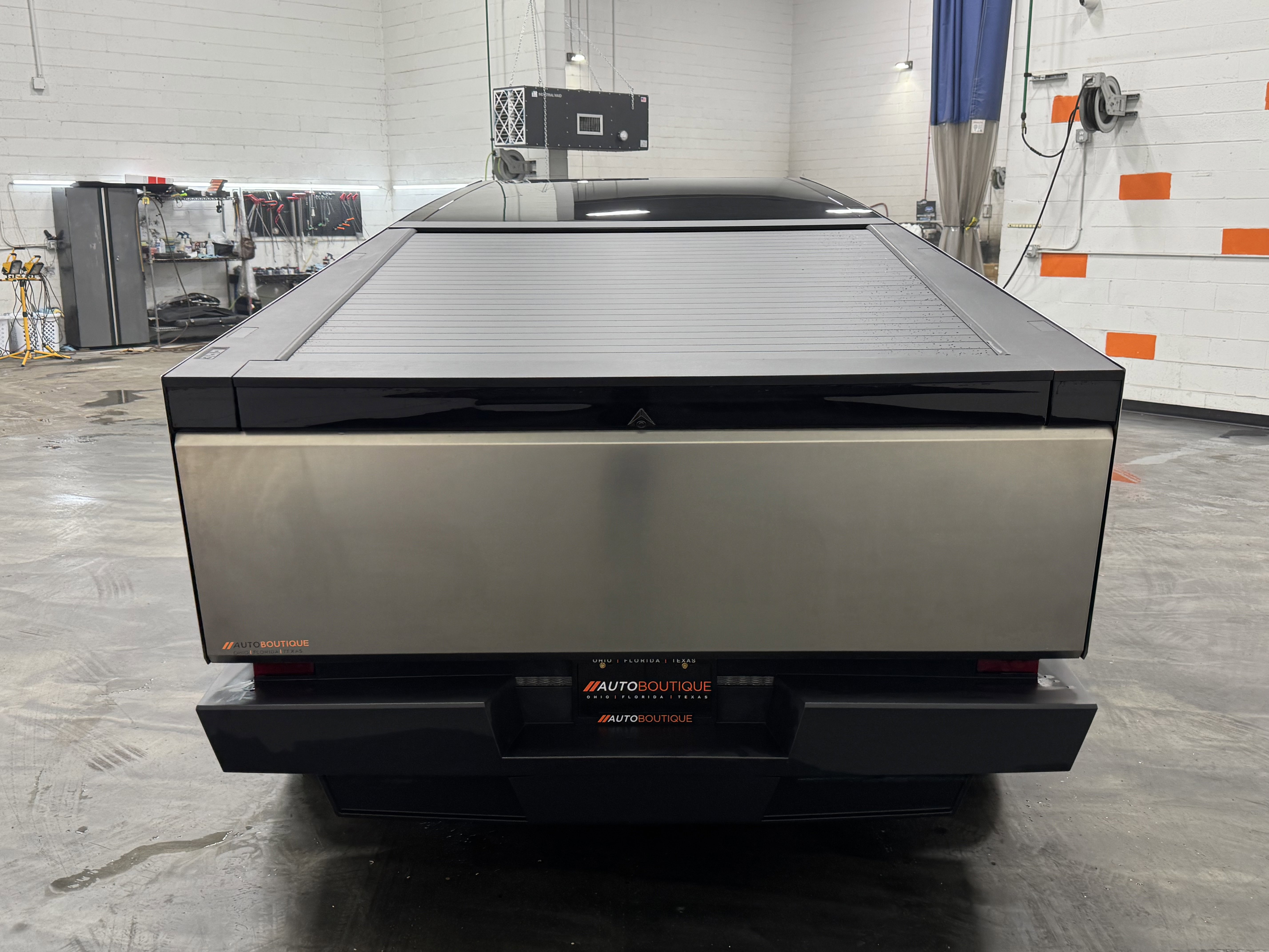 Used 2025 Tesla Cybertruck AWD Crew Cab image 12