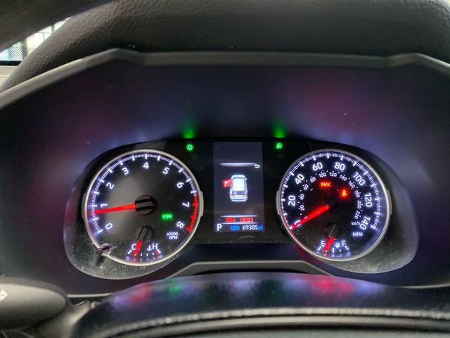 Used 2021 Toyota RAV4 XLE AWD/4WD image 18