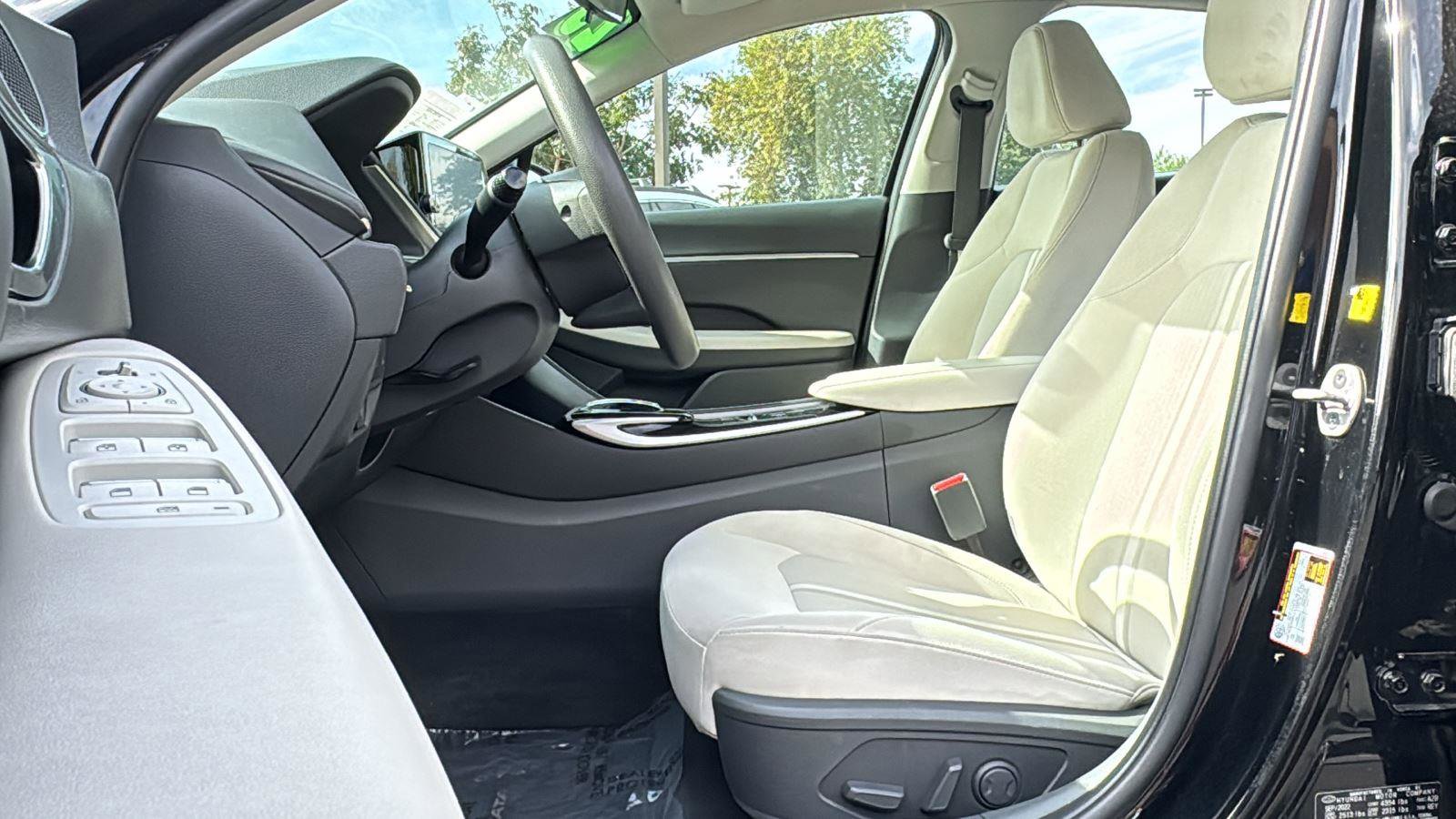 Used 2023 Hyundai Sonata SEL w/ Cargo Package image 22