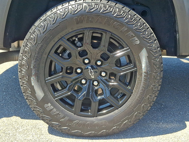 Used 2024 Chevrolet Colorado Trail Boss AWD/4WD image 6