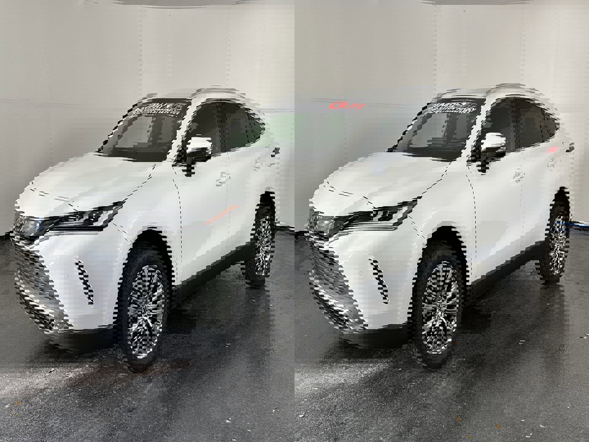 Used 2023 Toyota Venza Limited image 6