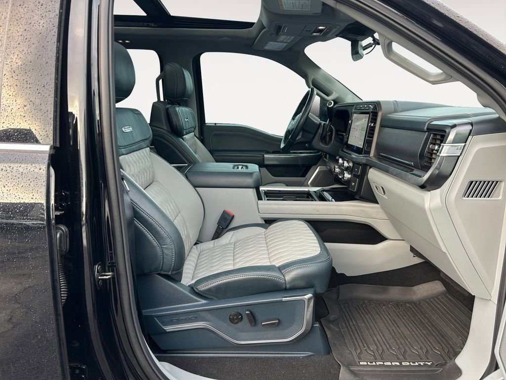 Used 2023 Ford F350 Limited image 10