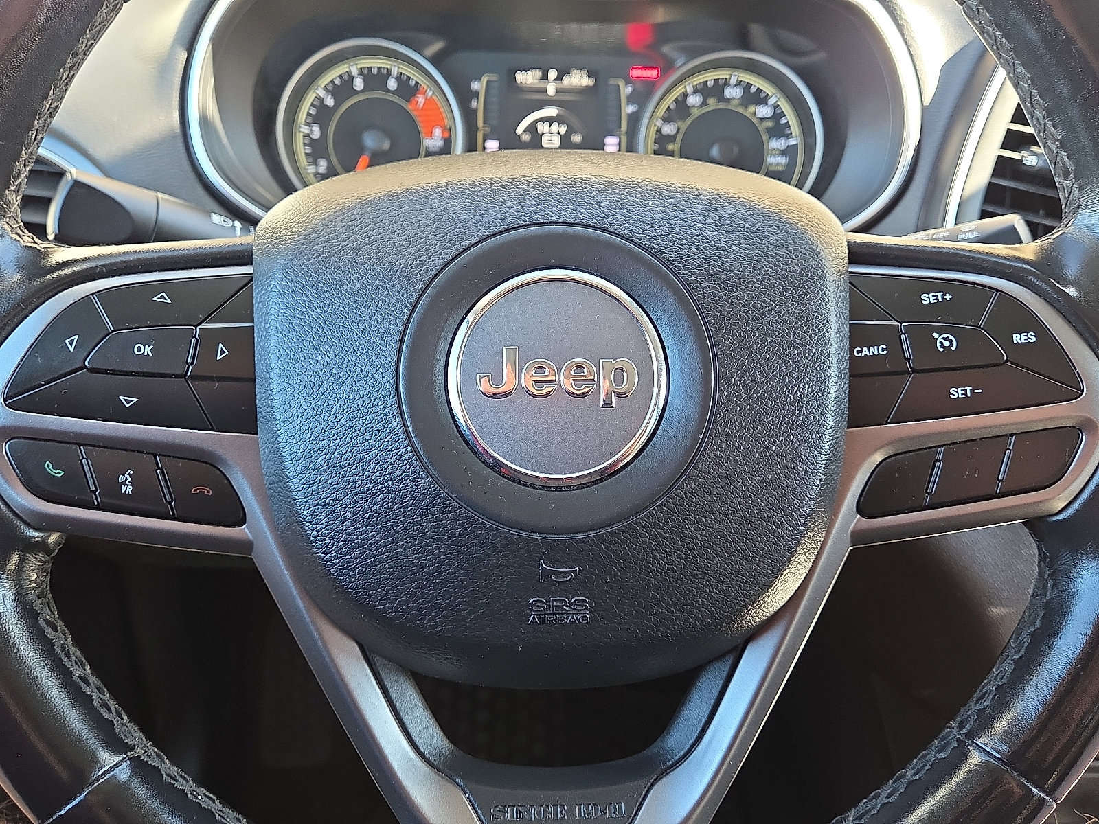 Used 2020 Jeep Cherokee Latitude Plus w/ Cold Weather Group image 16