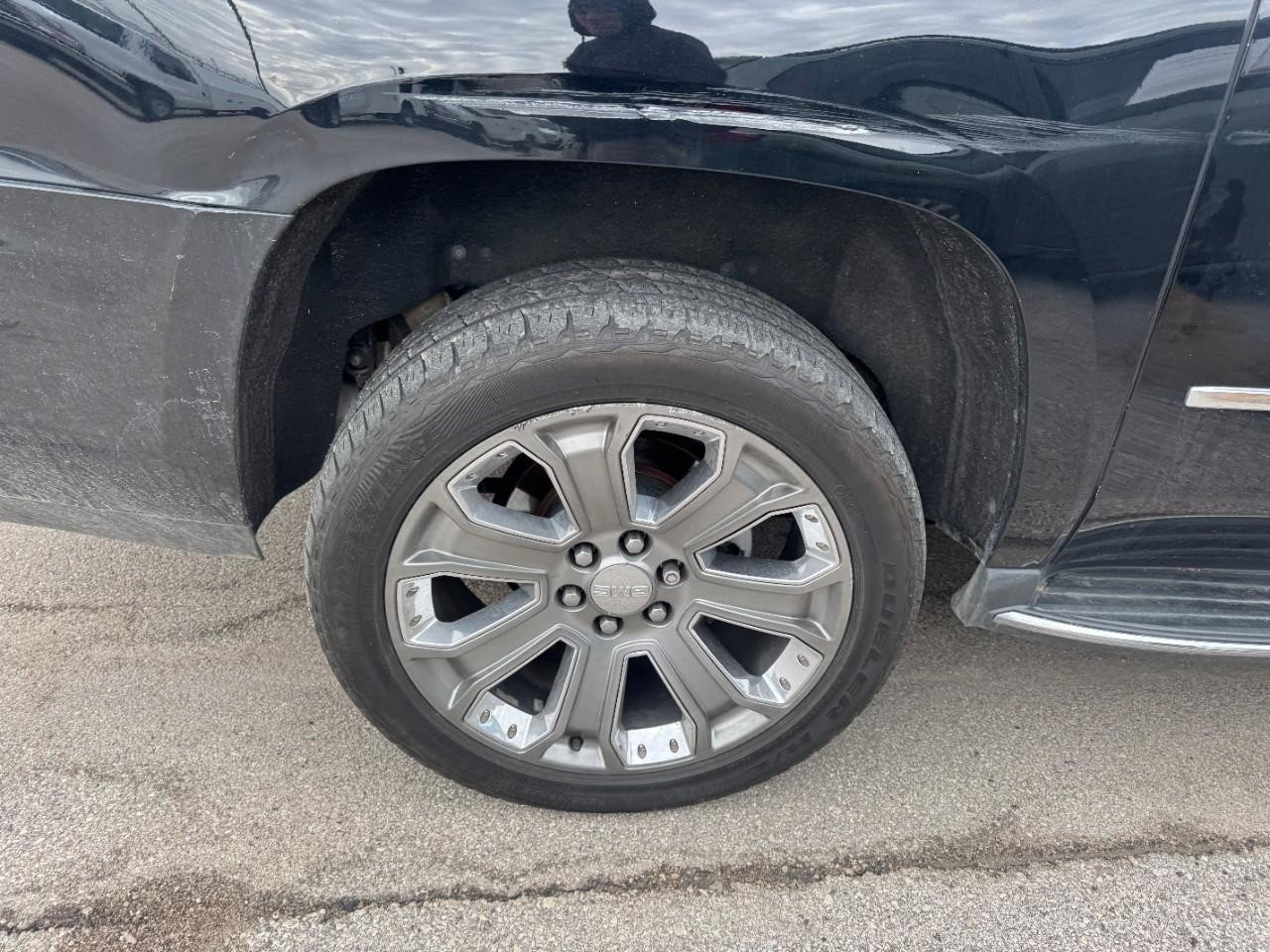 Used 2016 GMC Yukon XL Denali w/ Open Road Package image 9