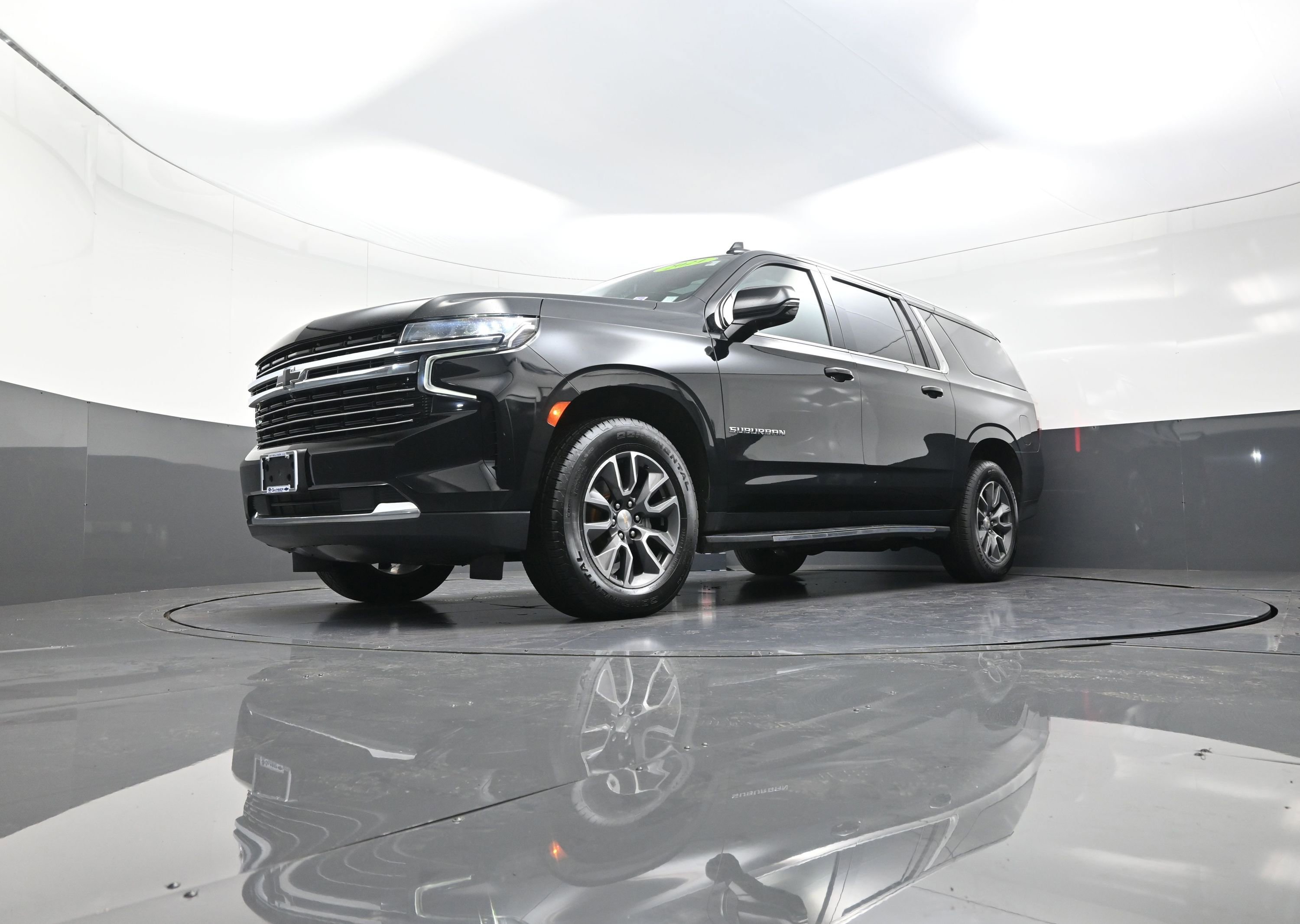 Used 2021 Chevrolet Suburban LT w/ LT Signature Package image 11