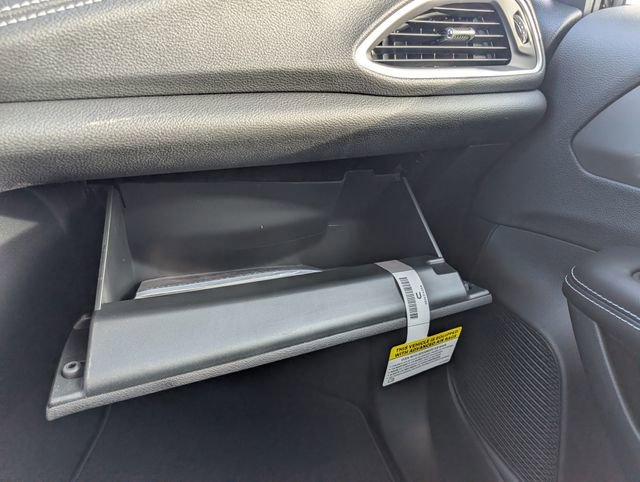 New 2026 Chrysler Pacifica Select image 21