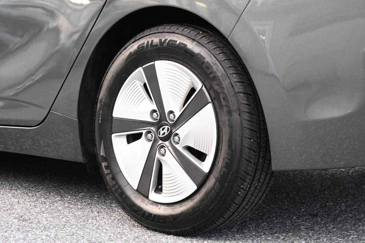 Used 2020 Hyundai Ioniq Blue FWD image 15