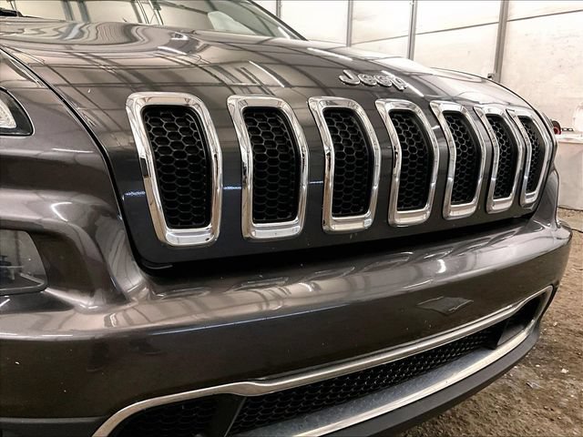 Used 2015 Jeep Cherokee Limited AWD/4WD image 29