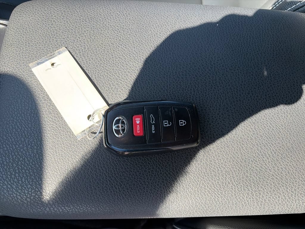 Used 2025 Toyota Camry SE FWD image 28