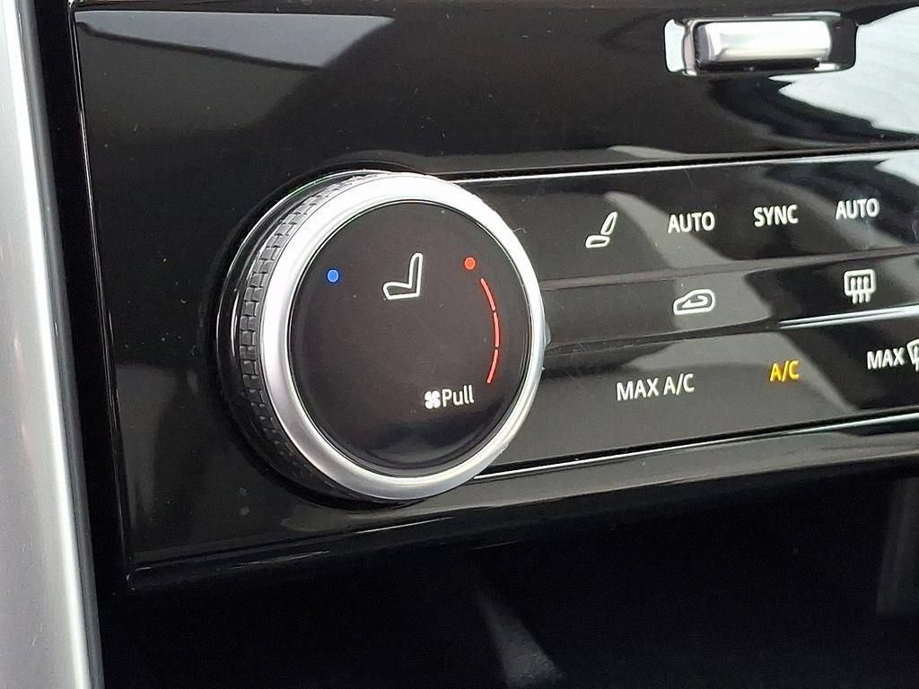 Used 2025 Land Rover Discovery S AWD/4WD image 29