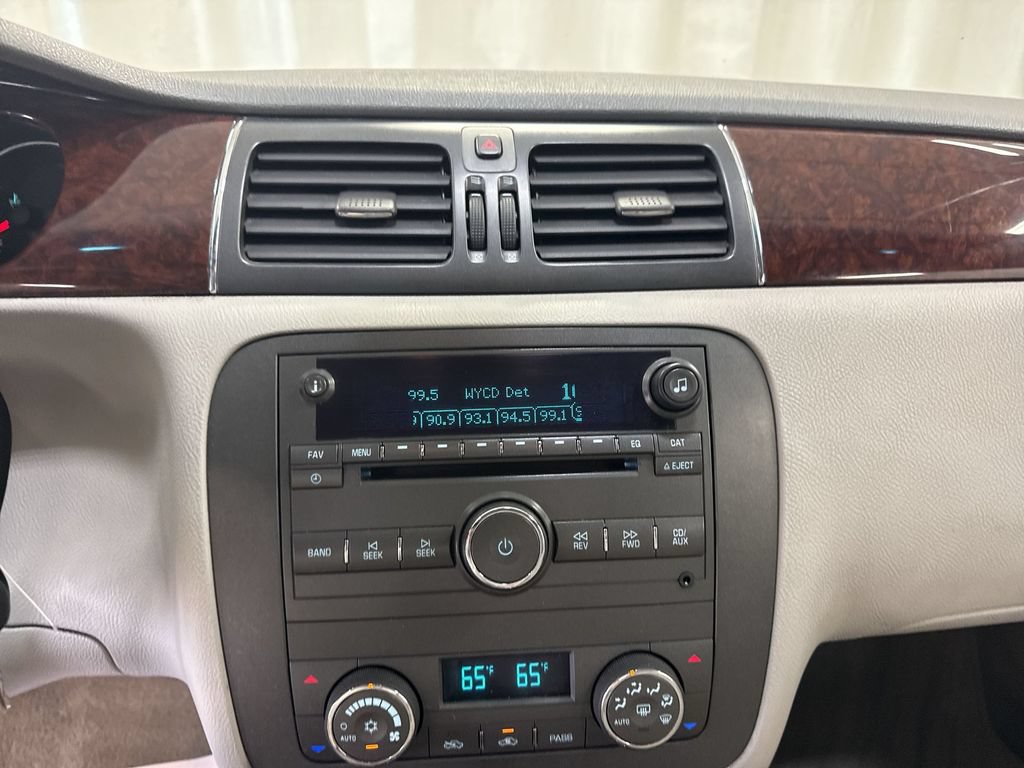 Used 2011 Buick Lucerne CXL FWD image 17