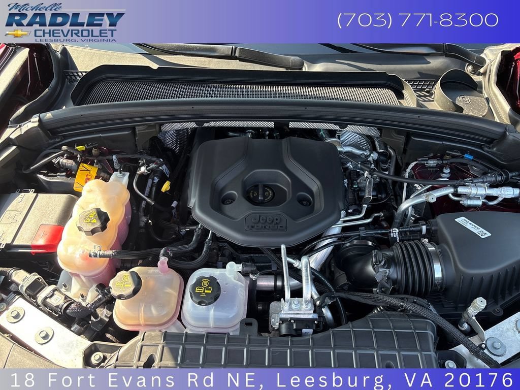 Used 2023 Jeep Grand Cherokee Overland AWD/4WD image 10