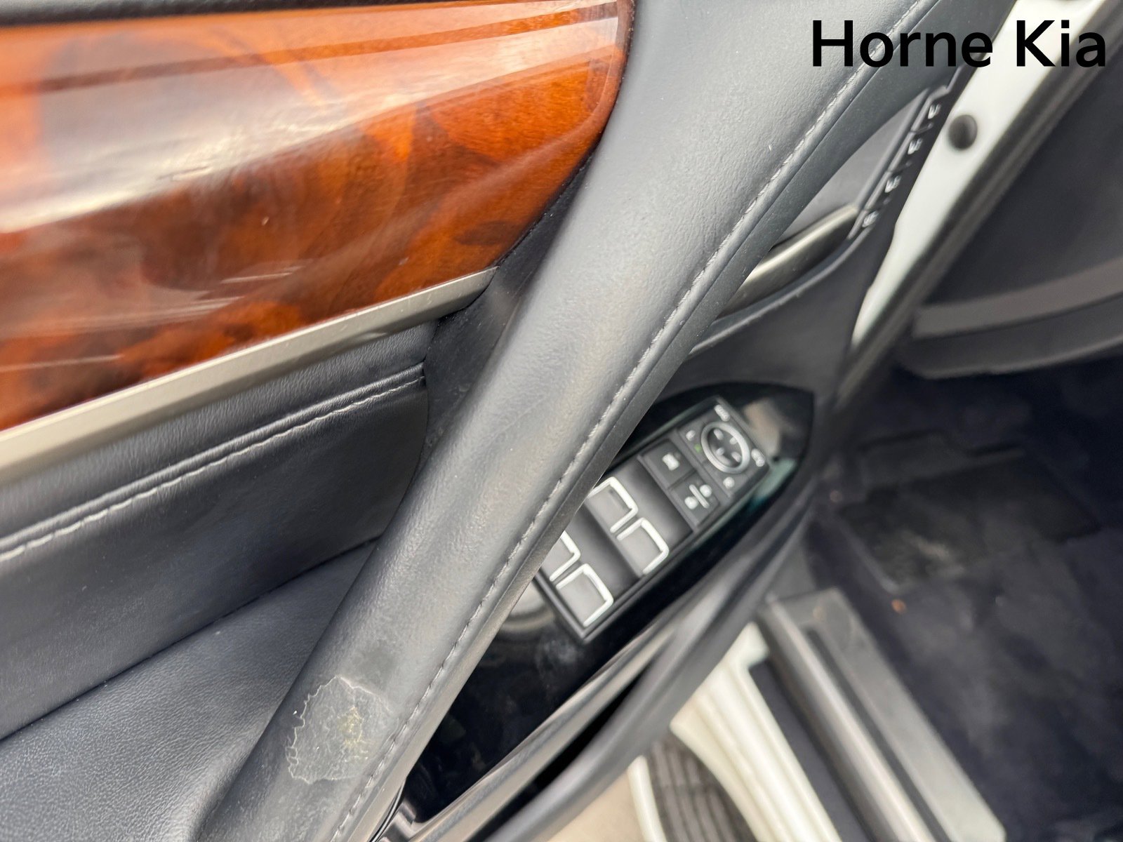 Used 2018 Lexus LX 570 4WD w/ Luxury Package image 11