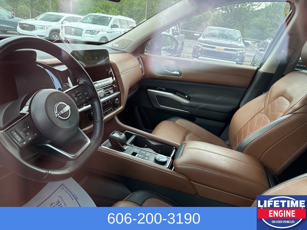 Used 2023 Nissan Pathfinder Platinum w/ Cargo Package AWD/4WD image 15