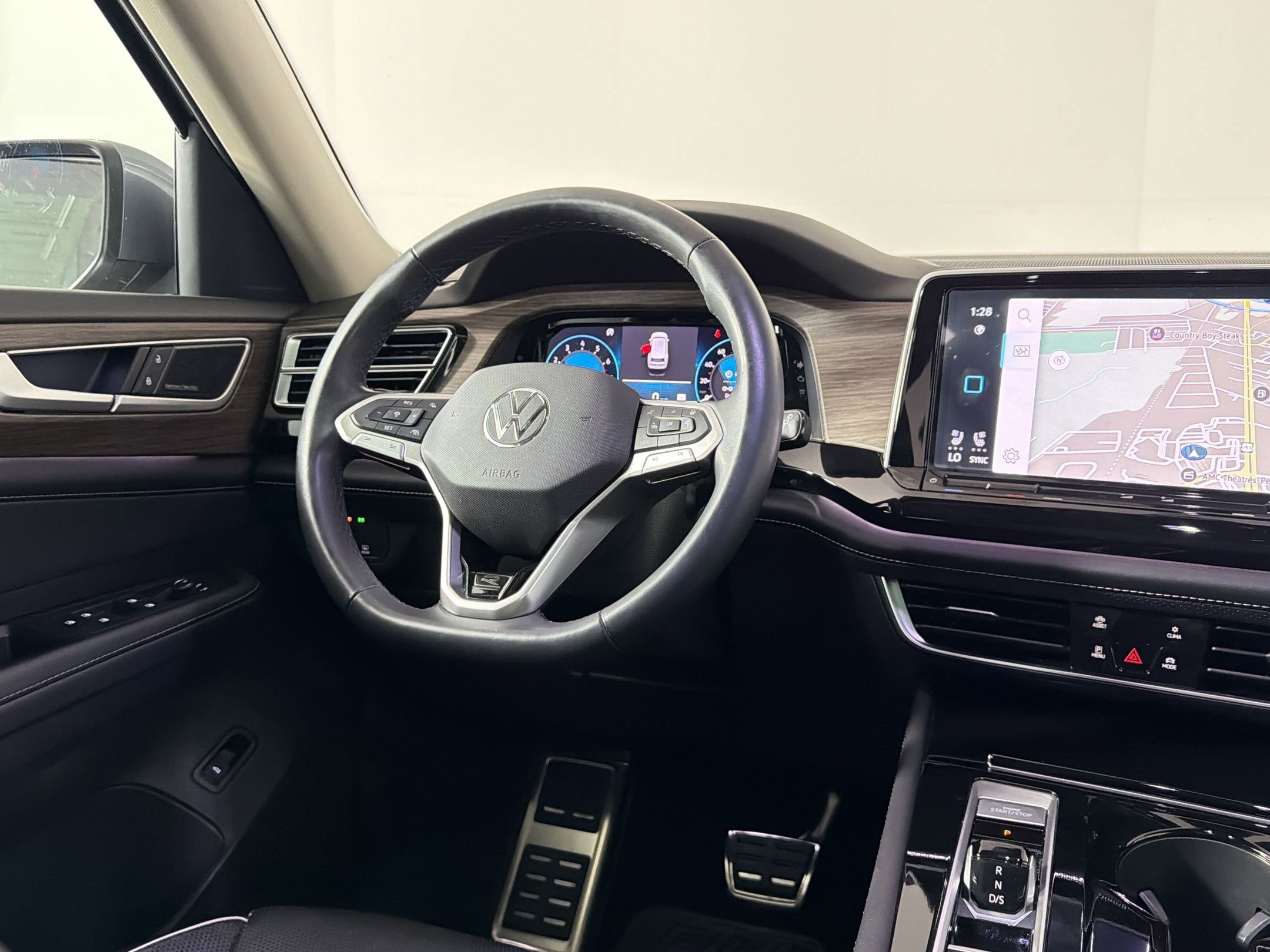 Used 2024 Volkswagen Atlas SEL Premium R-Line AWD/4WD image 28