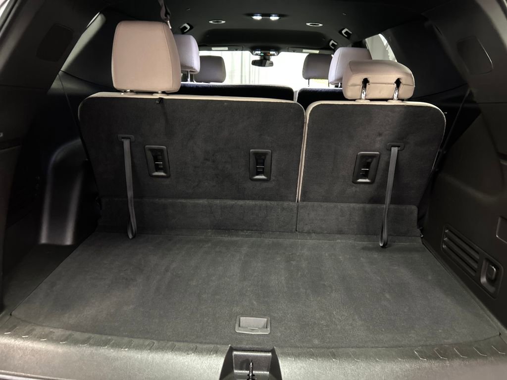 Used 2023 Chevrolet Traverse LS w/ Midnight/Sport Edition image 25