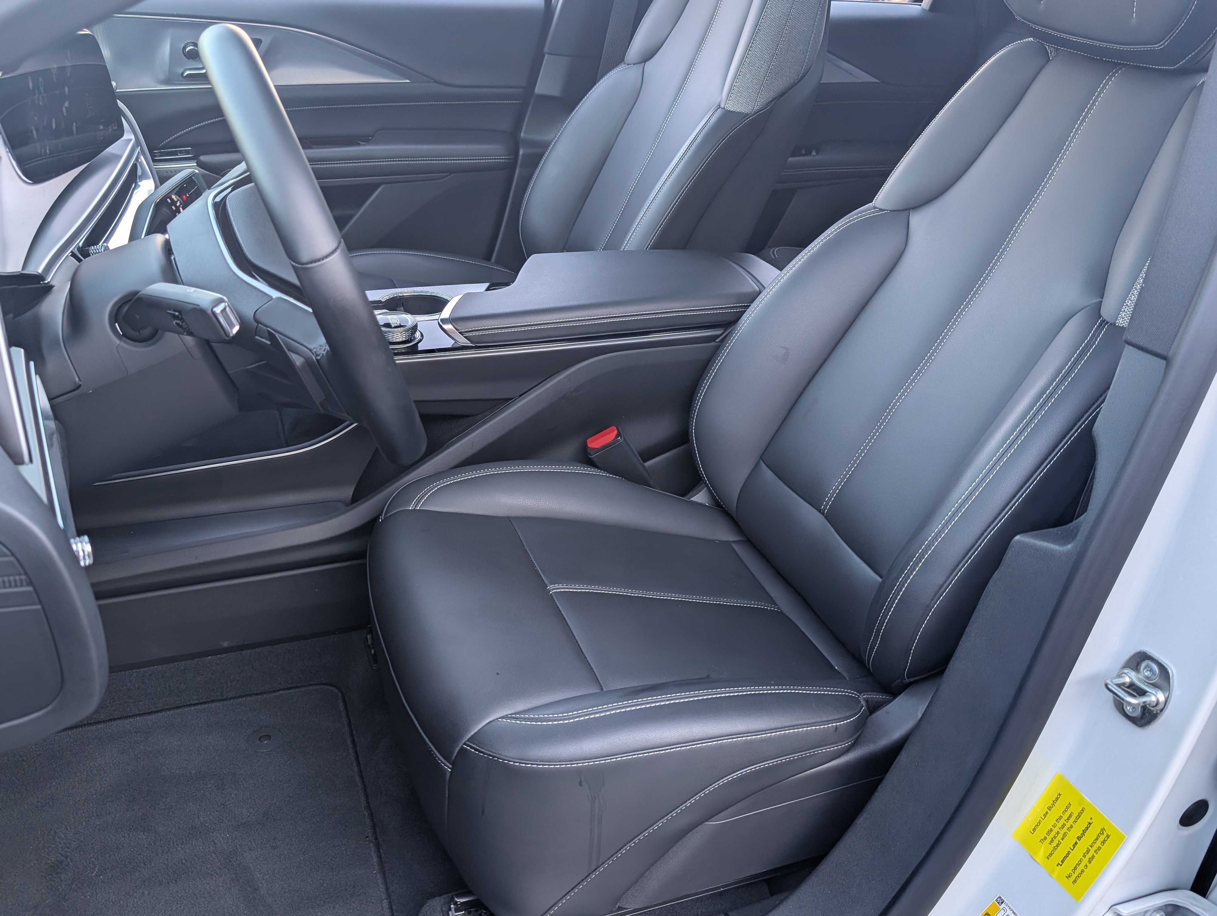 Used 2024 Cadillac Lyriq Tech RWD image 16