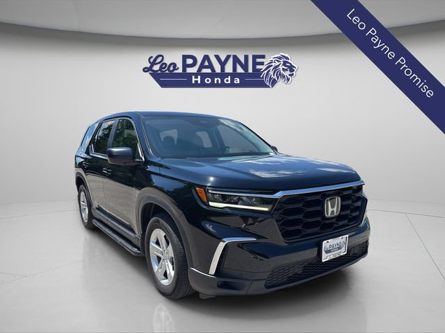 Used 2023 Honda Pilot LX image 1