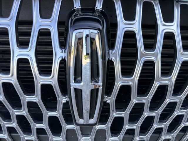 New 2026 Lincoln Corsair Premiere FWD image 7