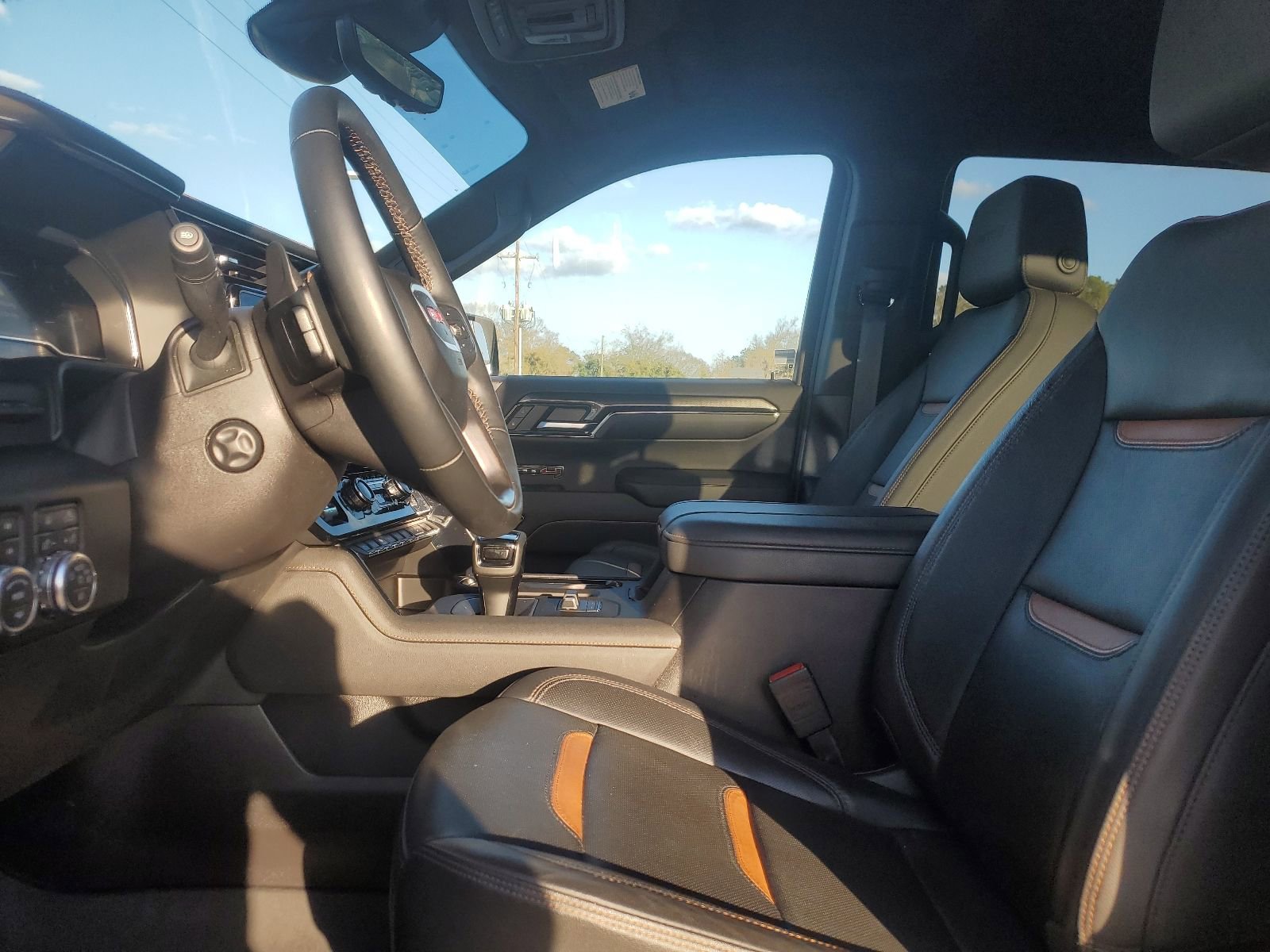 Certified 2024 GMC Sierra 1500 AT4 w/ Technology Package image 8