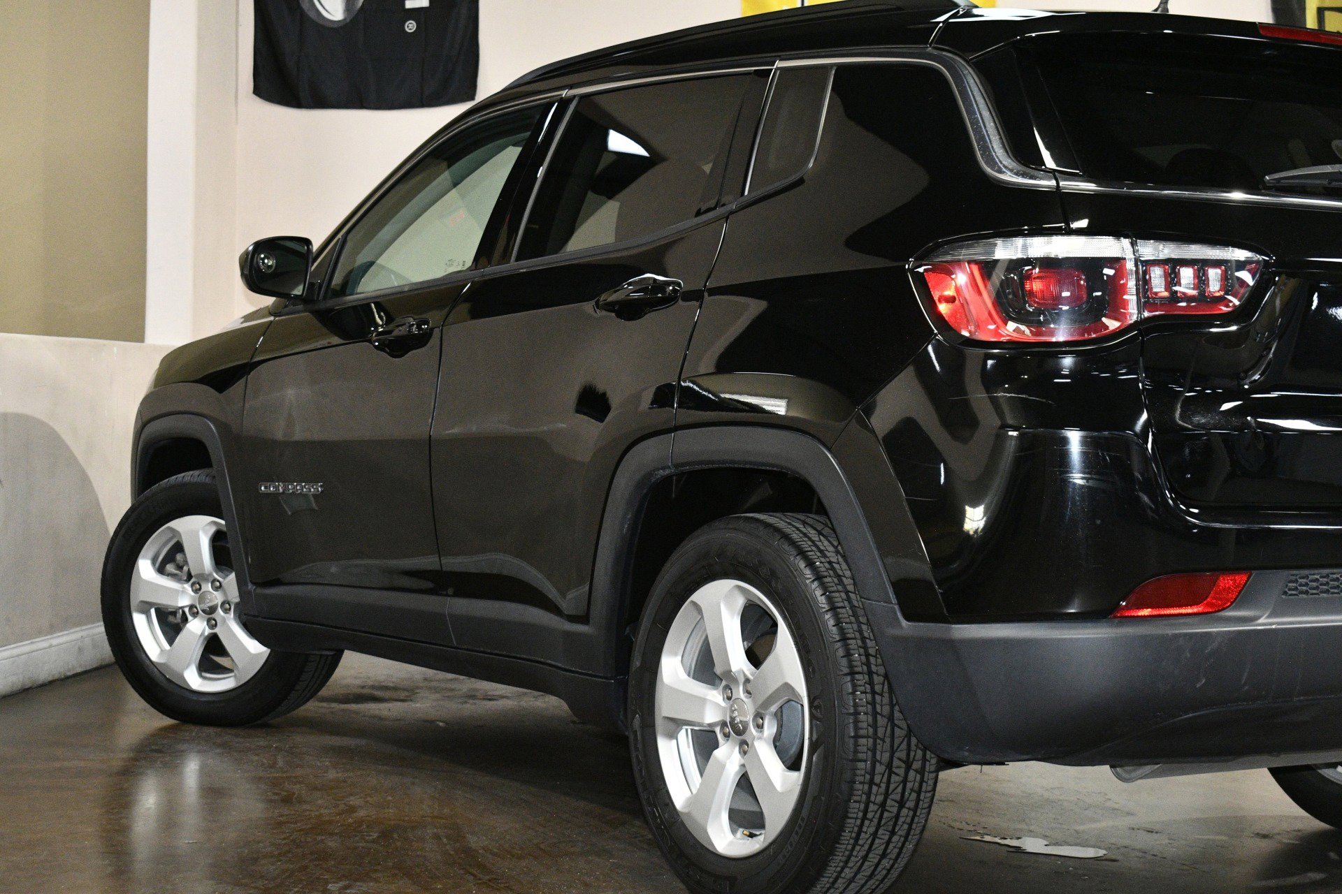 Used 2019 Jeep Compass Latitude w/ Popular Equipment Group image 55