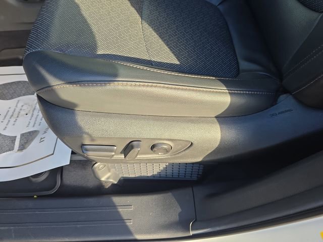 Used 2025 Toyota Sienna Limited image 29