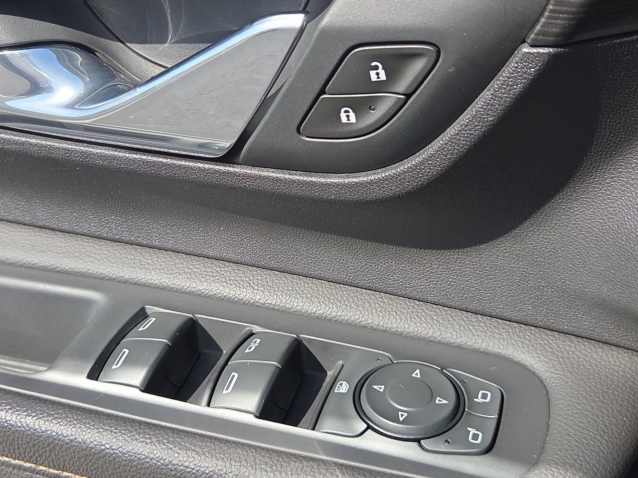 Used 2019 GMC Terrain SLT w/ Preferred Package FWD image 19