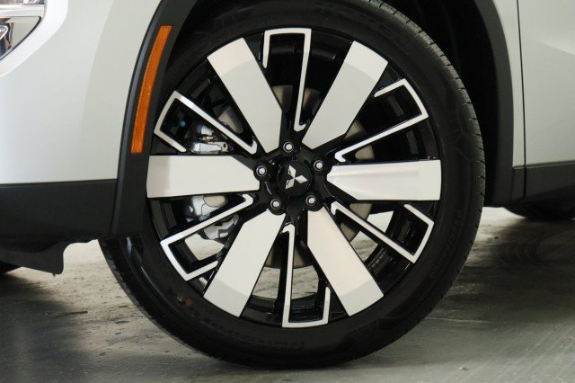 New 2026 Mitsubishi Outlander SE FWD image 3