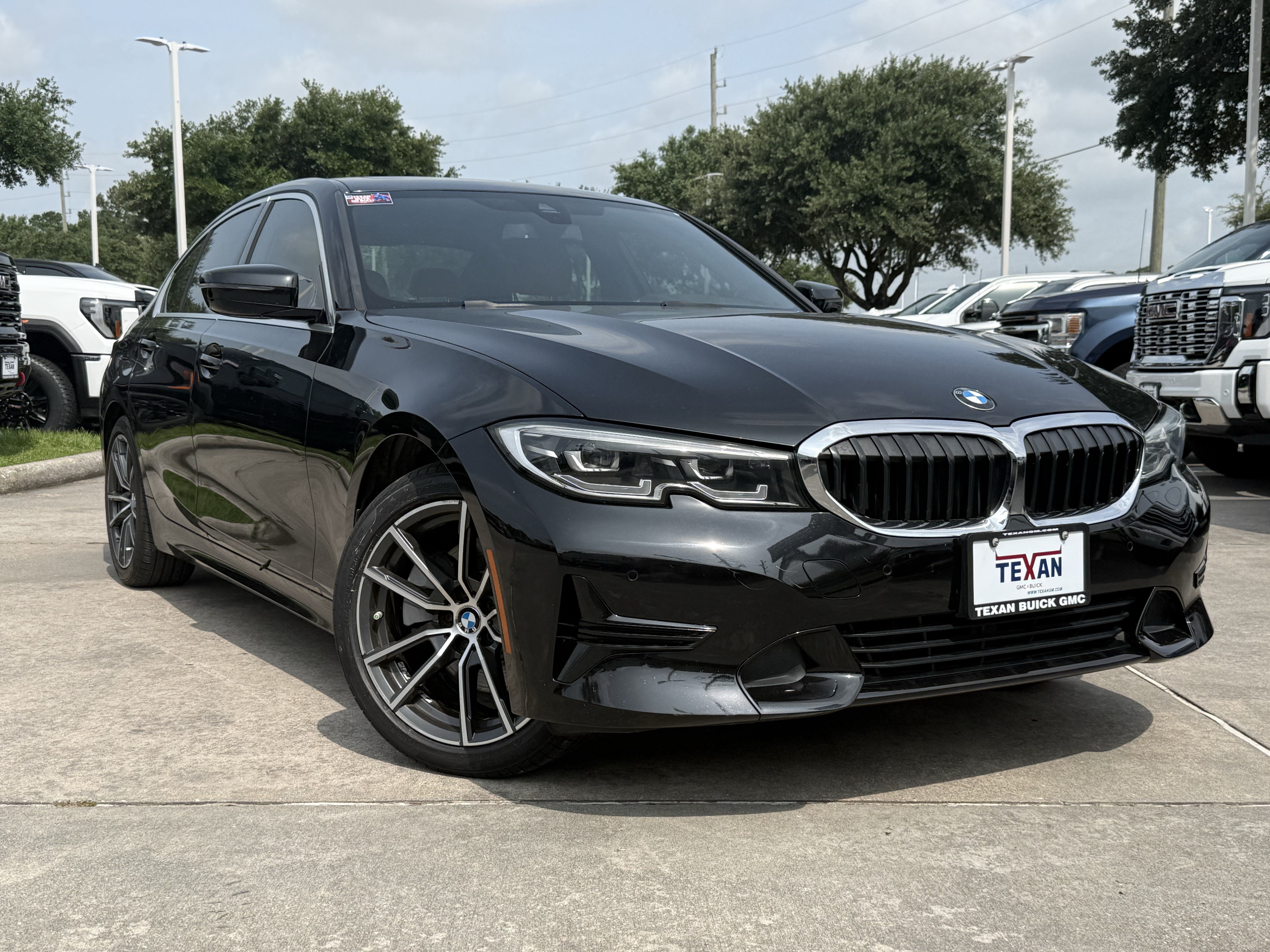 Used 2019 BMW 330i Sedan w/ Premium Package RWD image 2