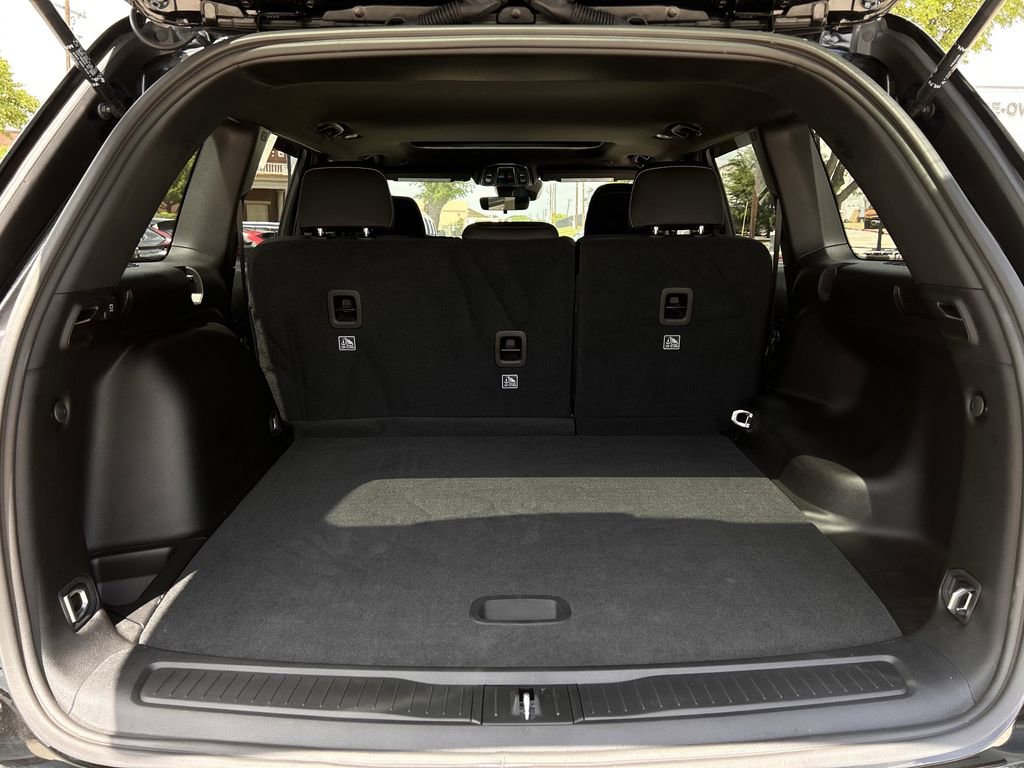 Used 2025 Jeep Grand Cherokee Laredo X RWD image 32