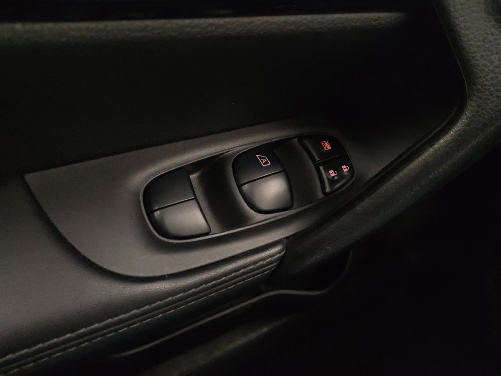 Used 2020 Nissan Rogue Sport SV AWD/4WD image 27