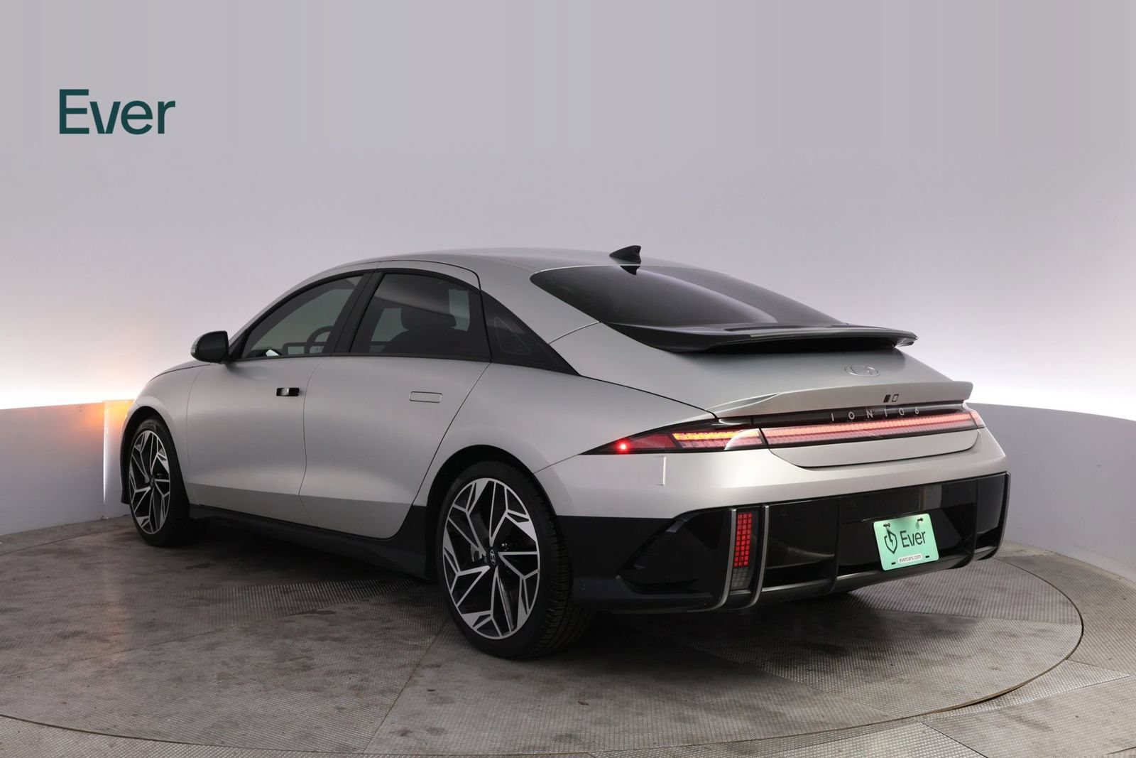 Used 2025 Hyundai Ioniq 6 SEL RWD image 17