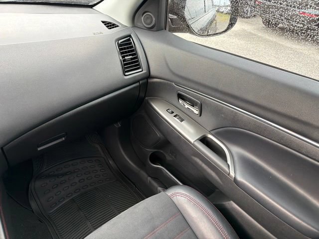 Used 2023 Mitsubishi Outlander Sport SE AWD/4WD image 19